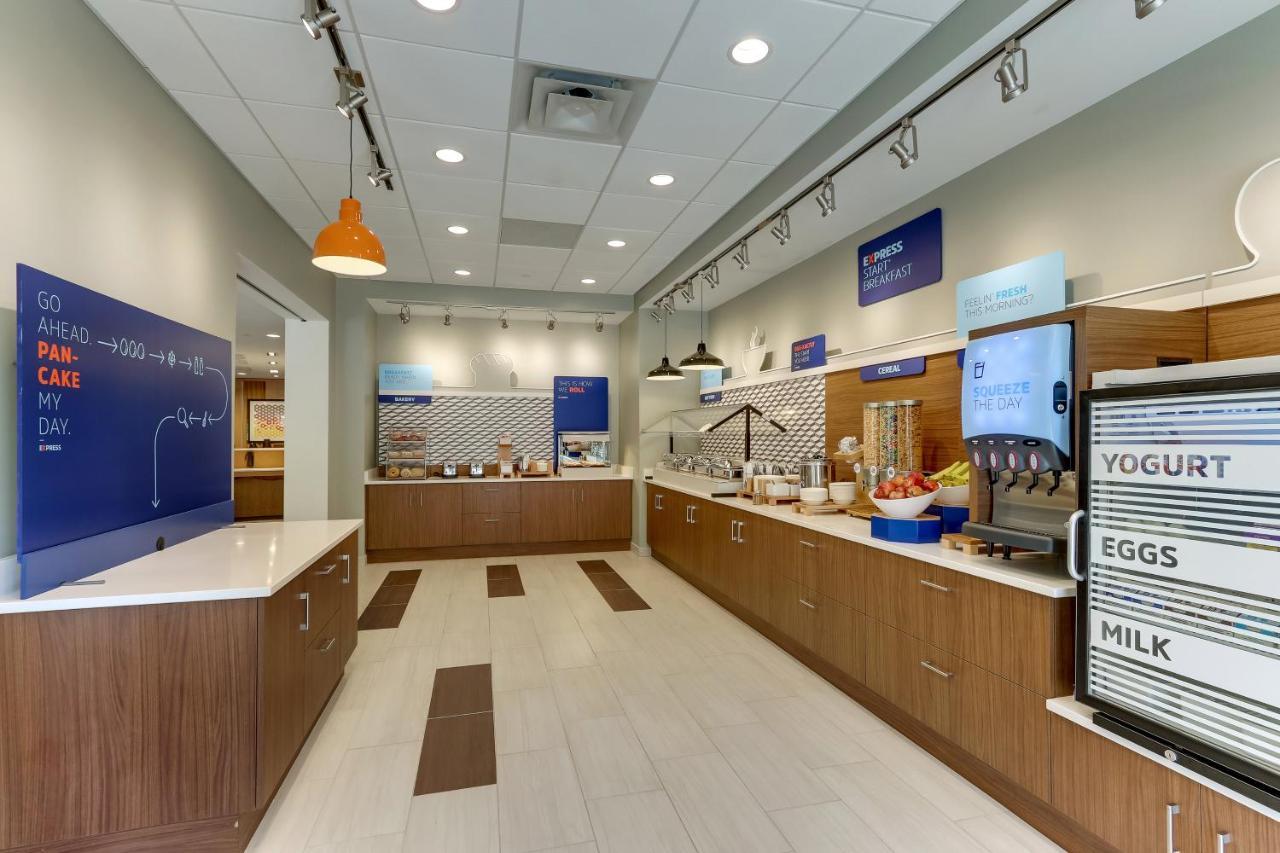 Holiday Inn Express & Suites - Winston - Salem Sw - Clemmons By Ihg Екстериор снимка