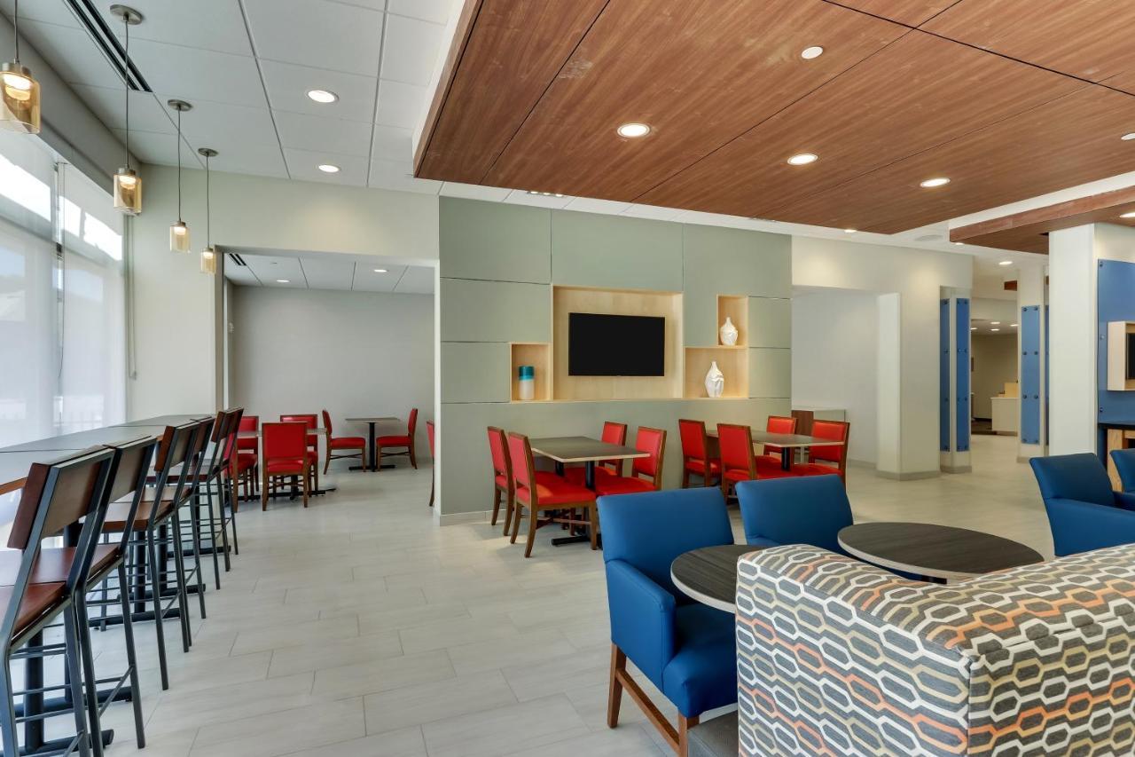 Holiday Inn Express & Suites - Winston - Salem Sw - Clemmons By Ihg Екстериор снимка