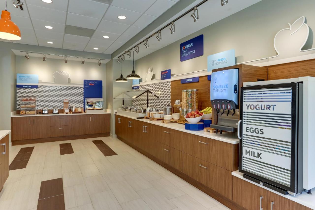 Holiday Inn Express & Suites - Winston - Salem Sw - Clemmons By Ihg Екстериор снимка